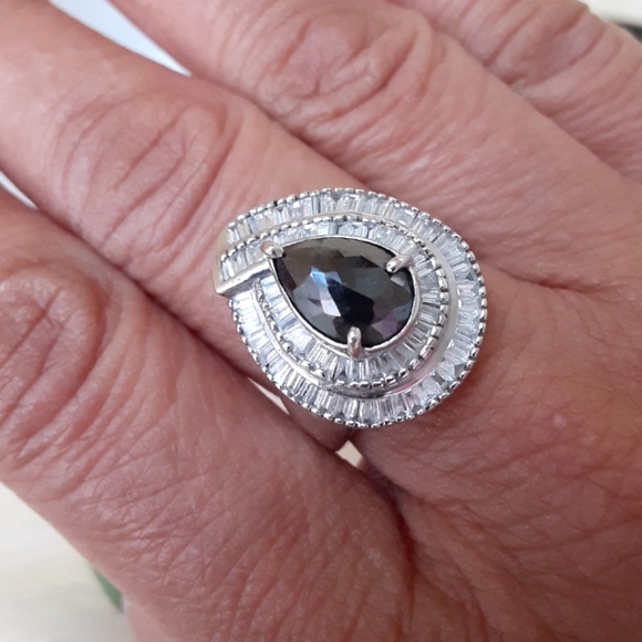 2.2 Carats Rare Pear Cut Black Diamond 18K White Gold Ring - Picture 7 of 9